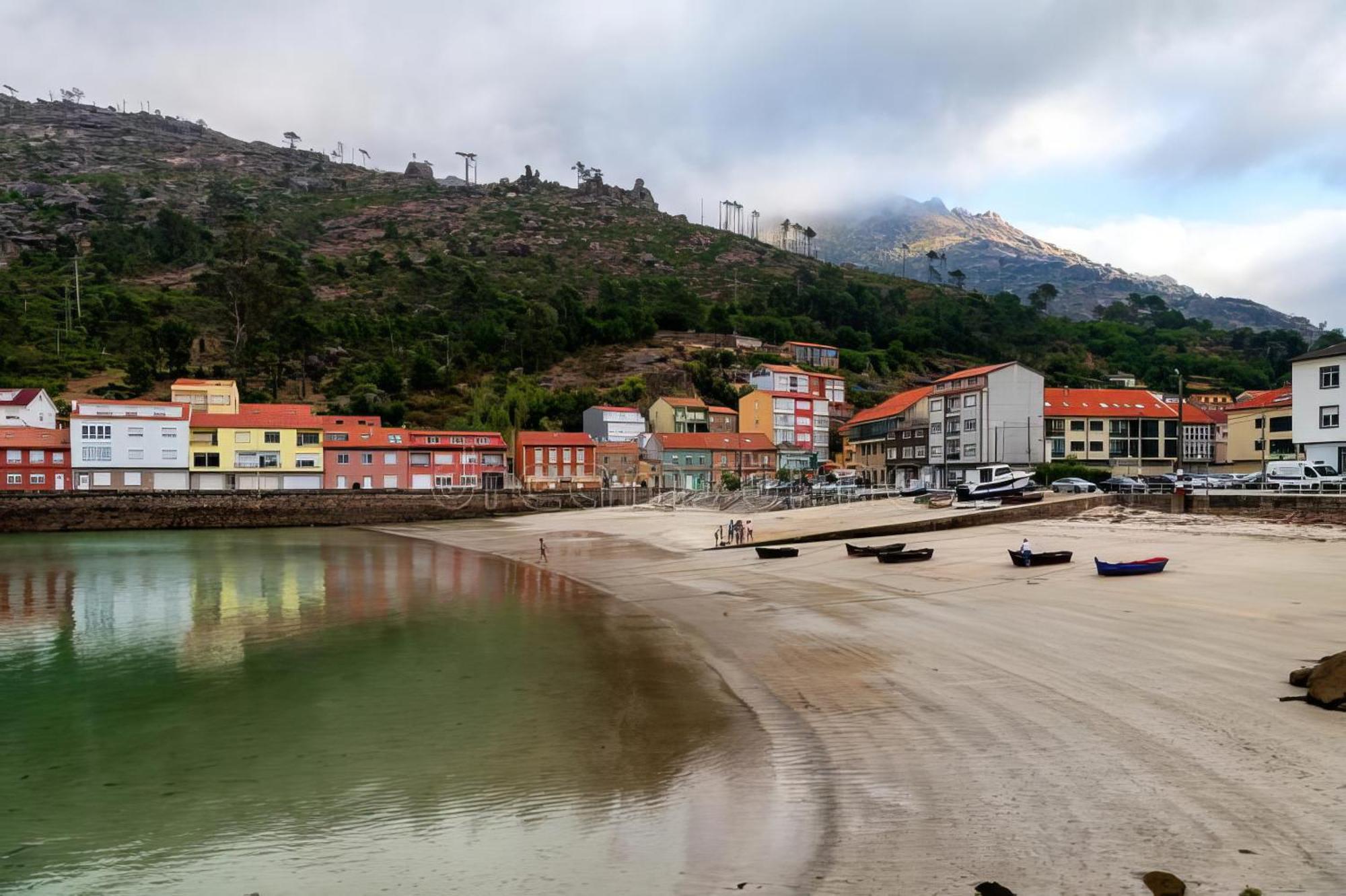 Acogedor Atico A Pie De Mar Y Montana. Apartment O Pindo Luaran gambar